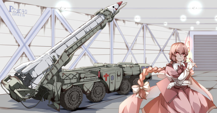 1girl 9p117 absurdres ballistic_missile blurry blurry_background bow braid braided_ponytail capelet chinese_commentary closed_mouth commentary_request dated dress hair_bow highres holding holding_pen indoors long_hair long_sleeves looking_at_viewer mimi-chan missile missile_vehicle okazaki_yumemi pen pzgr.40 r-17 red_capelet red_dress red_eyes red_hair scud_launcher scud_missile signature smile touhou touhou_(pc-98) transporter_erector_launcher white_bow