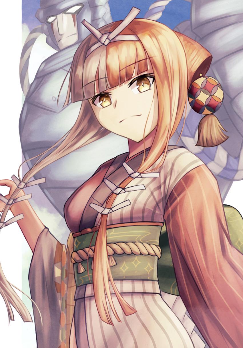 1girl blunt_bangs breasts brown_hair fate/grand_order fate_(series) hair_ornament hair_ribbon highres izumo_no_okuni_(fate) japanese_clothes kimono long_hair long_sleeves looking_at_viewer medium_breasts multicolored_hair ribbon sakahoko sidelocks silver_hair smile split-color_hair split_mouth two-tone_hair wide_sleeves yellow_eyes zanzaburou_(fate)