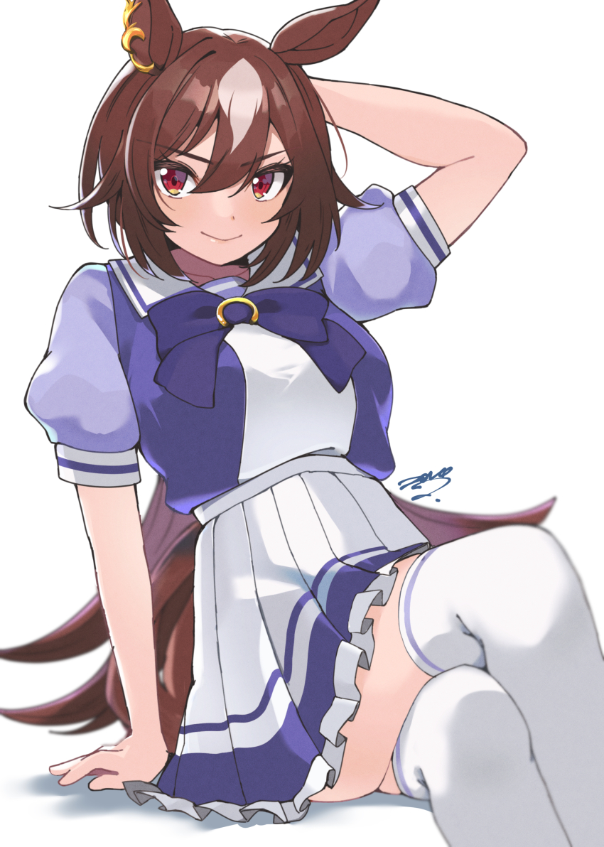 1girl absurdres animal_ears arm_behind_head arm_support arm_up brown_hair closed_mouth crossed_legs feet_out_of_frame highres horse_ears horse_girl horse_tail invisible_chair long_hair puffy_short_sleeves puffy_sleeves red_eyes sailor_collar school_uniform shirt_tucked_in short_sleeves signature simple_background sirius_symboli_(umamusume) sitting skirt smile solo tail thighhighs tracen_school_uniform umamusume white_background white_skirt white_thighhighs zono_(inokura_syuzo029)