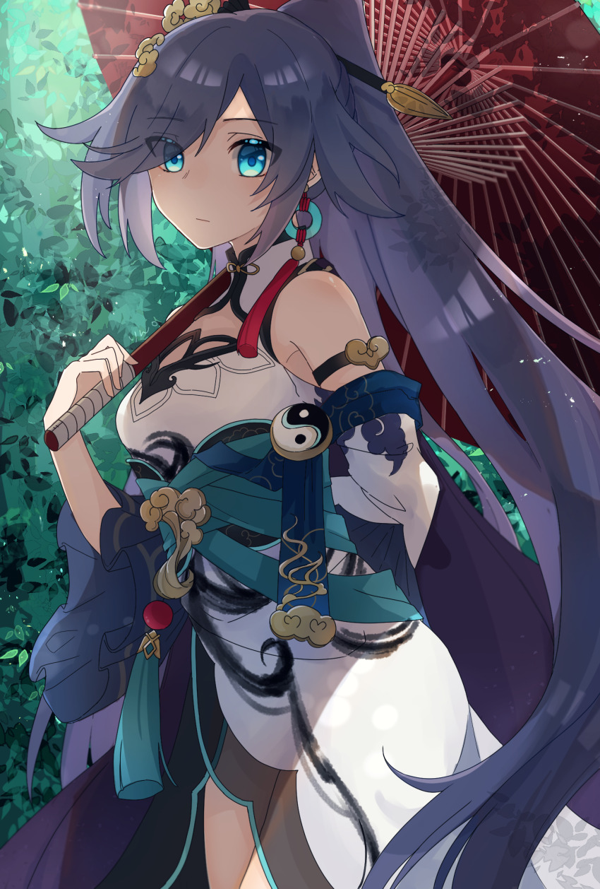 1girl bare_shoulders blue_eyes cleavage_cutout closed_mouth clothing_cutout commentary_request dress eyes_visible_through_hair fu_hua fu_hua_(azure_empyrea) grey_hair hair_over_one_eye highres holding holding_umbrella honkai_(series) honkai_impact_3rd long_hair looking_at_viewer oil-paper_umbrella parted_bangs ponytail red_umbrella sleeveless sleeveless_dress solo ufo_(23494318) umbrella very_long_hair white_dress yin_yang