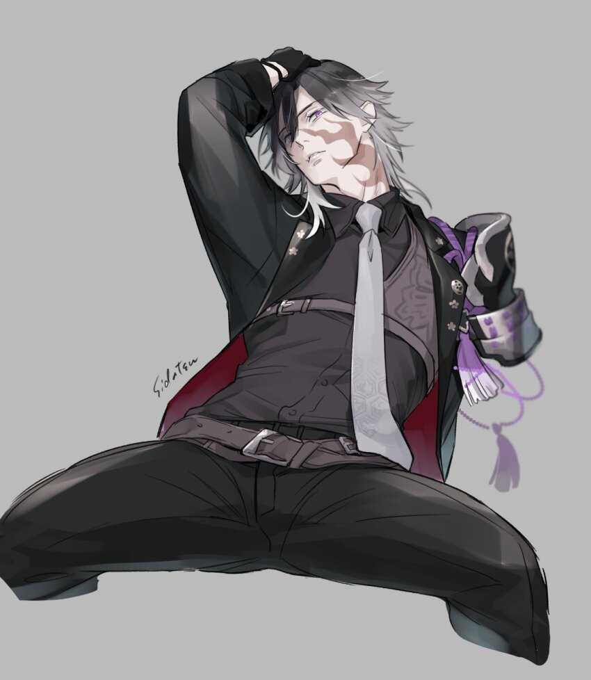 1boy armor belt black_gloves black_pants dress_shirt formal_clothes gloves gradient_hair grey_hair grey_necktie hand_in_own_hair highres japanese_armor jikkyuu_mitsutada male_focus multicolored_hair necktie pants parted_lips scar shidatsu_takayuki shirt solo spread_legs suit tassel touken_ranbu