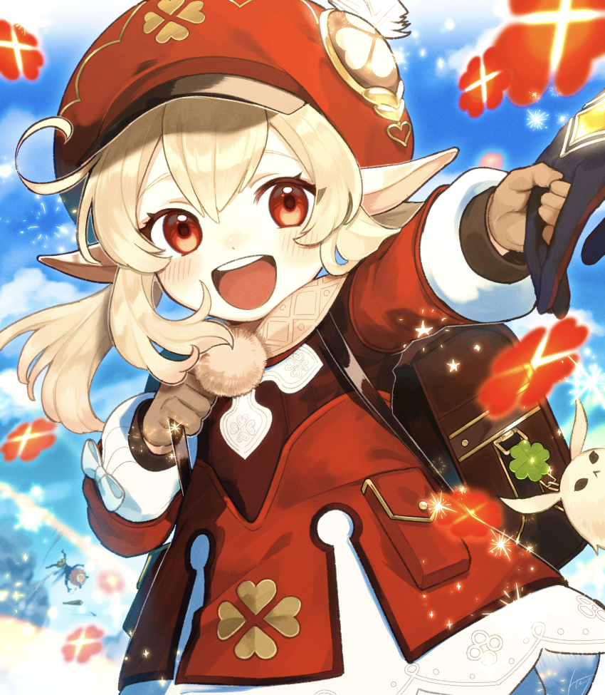 1boy 1girl absurdres aether_(genshin_impact) ahoge backpack bag bag_charm beam black_gloves blurry brown_gloves brown_scarf newsboy_cap charm_(object) clover_print coat commentary_request depth_of_field dodoco_(genshin_impact) genshin_impact gloves hair_between_eyes hat hat_feather hat_ornament highres hilichurl_(genshin_impact) holding_hands klee_(genshin_impact) light_brown_hair long_hair long_sleeves looking_at_viewer low_twintails out_of_frame pocket pointy_ears randoseru red_coat red_eyes red_headwear scarf sidelocks torute_(torte0129) twintails