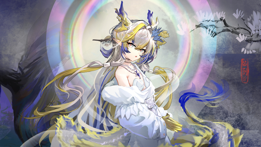 1girl absurdres ambience_synesthesia arknights bare_shoulders bird_hair_ornament breasts dragon_girl dragon_horns dragon_tail eastern_dragon_horns eastern_dragon_tail green_eyes hair_ornament highres horns jewelry long_hair looking_at_viewer mang_ci necklace official_alternate_costume official_alternate_hairstyle open_mouth pointy_ears shu_(arknights) shu_(bingwenyuyou)_(arknights) small_breasts solo tail very_long_hair white_hair