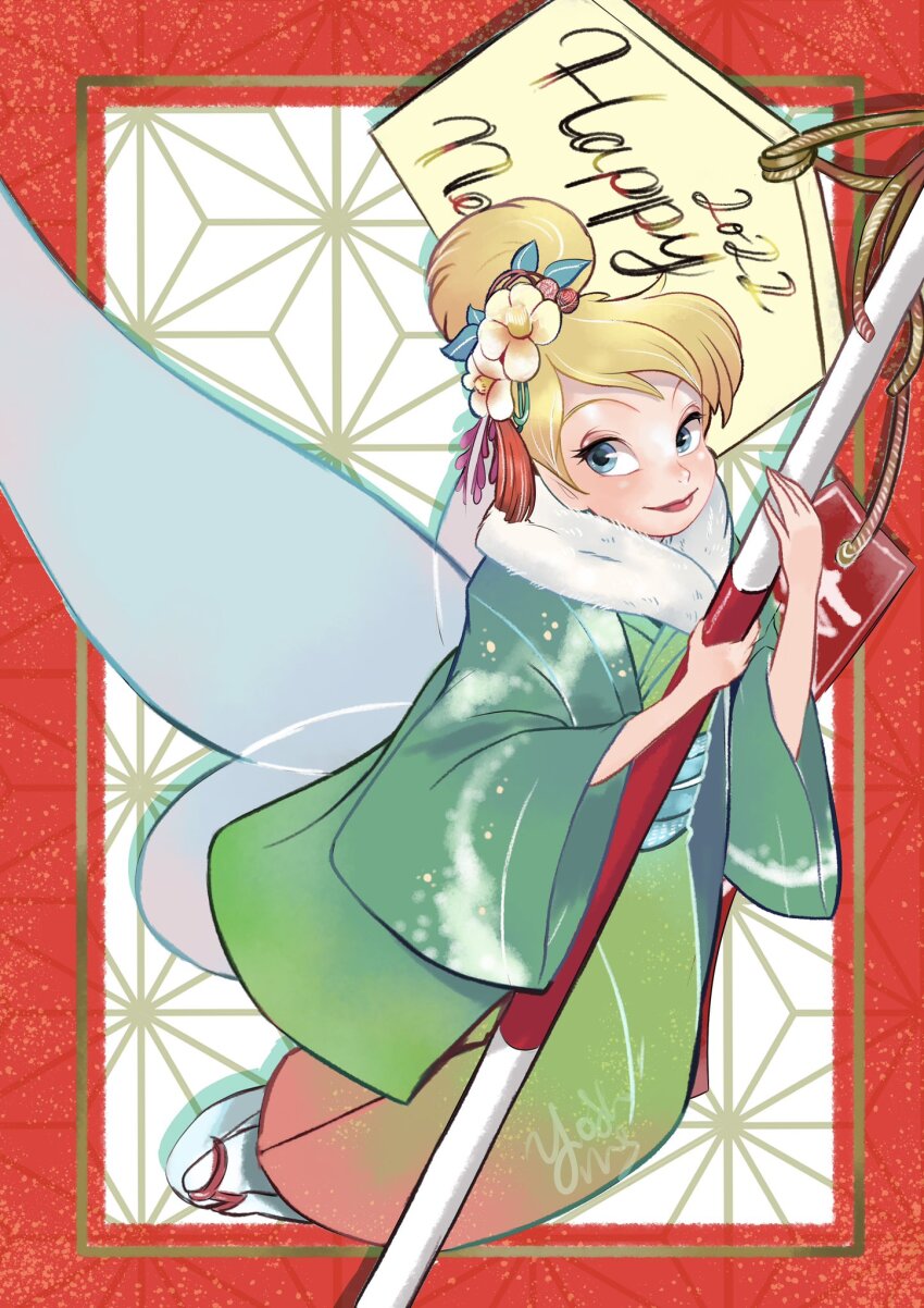 1girl animification blue_eyes bumble_tmnt dress fairy fairy_wings full_body green_dress hair_bun highres japanese_clothes kimono looking_at_viewer pointy_ears short_hair single_hair_bun smile solo tinker_bell_(disney) walt_disney&#039;s_peter_pan wings