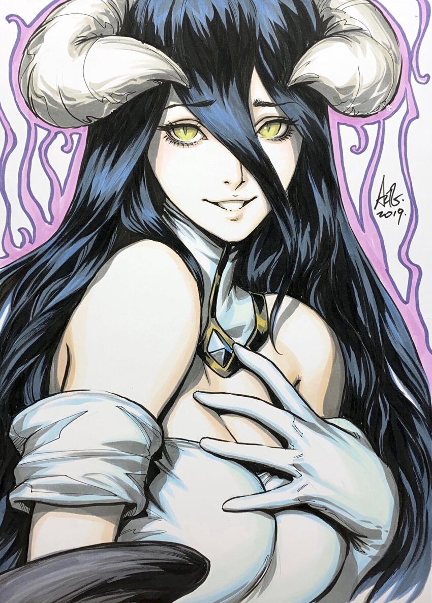1girl albedo_(overlord) angel_wings arm_at_side artist_name bare_shoulders bird_wings black_feathers black_gemstone black_hair black_wings breasts cleavage collar commentary curled_horns dated demon_girl demon_horns demon_wings detached_collar double-parted_bangs dress english_commentary feathered_wings feathers gem gloves gold_collar gold_trim grin hair_between_eyes hand_on_own_chest highres horns large_breasts long_bangs long_dress long_hair long_hair_between_eyes long_sidelocks looking_at_viewer low_horns low_wings mature_female off-shoulder_dress off_shoulder overlord_(maruyama) pale_skin pink_lips purple_aura realistic sidelocks simple_background sleeveless sleeveless_dress slit_pupils smile solo stanley_lau two-tone_collar upper_body very_long_hair white_background white_collar white_dress white_gloves white_horns wings yellow_eyes