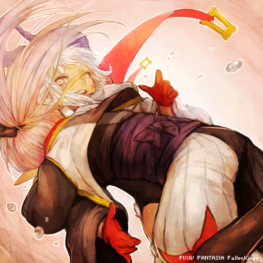 2girls akaneko_(redakanekocat) copyright_name dark-skinned_female dark_skin floating_hair flying_teardrops glomp gloves green_eyes grey_hair heterochromia highres horns hug long_hair multiple_girls outline pixiv_fantasia pixiv_fantasia_fallen_kings pointy_ears ponytail purple_horns red_eyes red_gloves twintails vest white_outline white_vest