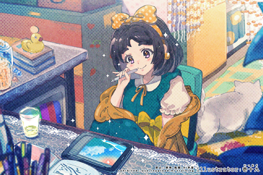 1girl animal artist_name black_hair blush book book_stack bow cat chair closed_mouth commentary_request cup drawing_tablet dress drink drinking_glass green_dress hairband highres holding holding_pen indoors ittokyu jar knees_up looking_down neck_ribbon on_chair open_book orange_bow orange_hairband orange_ribbon original pen pinafore_dress polka_dot polka_dot_bow polka_dot_hairband puffy_short_sleeves puffy_sleeves purple_eyes ribbon rubber_duck shelf shirt short_hair short_sleeves sitting sleeveless sleeveless_dress smile solo sparkle table tablecloth thick_eyebrows white_shirt yellow_bow