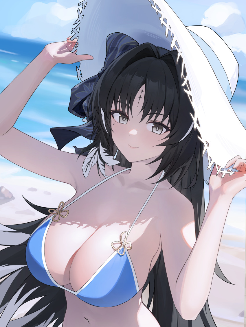 1girl absurdres alternate_breast_size alternate_costume bare_shoulders bikini black_bow black_eyes black_hair blue_bikini blue_sky bow breasts closed_mouth collarbone commentary day feather_hair hair_bow hair_intakes hat highres large_breasts looking_at_viewer mole mole_under_eye multicolored_hair navel outdoors sky smile solo stomach streaked_hair swimsuit tacet_mark_(wuthering_waves) white_hat wuthering_waves yangyang_(wuthering_waves) yeming_(yeming0529)