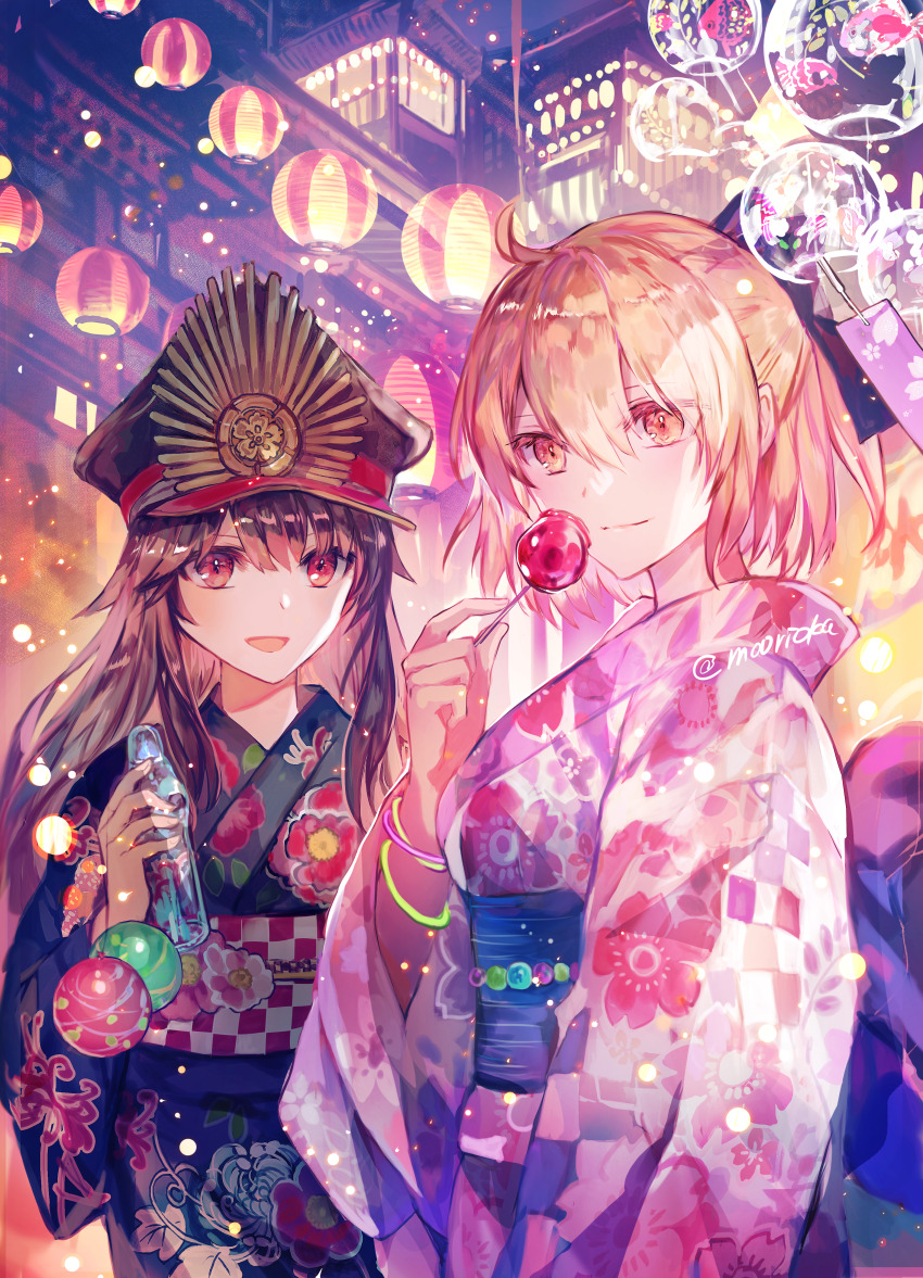 2girls absurdres ahoge alternate_costume black_bow black_hair black_kimono bow breasts candy_apple crest family_crest fate/grand_order fate_(series) floral_print food hair_between_eyes hair_bow half_updo hat highres holding japanese_clothes kimono long_hair long_sleeves looking_at_viewer military_hat multiple_girls obi oda_nobunaga_(fate) oda_nobunaga_(koha-ace) oda_uri okita_souji_(fate) okita_souji_(koha-ace) open_mouth peaked_cap pink_kimono red_eyes rioka_(southern_blue_sky) sash shako_cap short_hair smile yellow_eyes