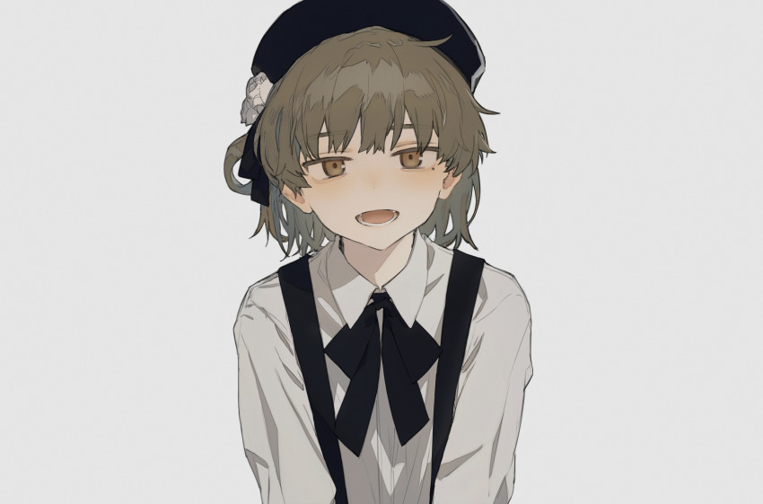 1girl :d ahoge beret black_bow black_hat black_ribbon blunt_bangs blush bow brown_eyes brown_hair collared_shirt commentary_request flower grey_background hair_rings hat hat_flower hatoba_tsugu highres hirota_tsuu long_sleeves looking_at_viewer mole mole_under_eye open_mouth ribbon rose shirt short_hair simple_background single_hair_ring smile solo suspenders tsugu_(vtuber) upper_body virtual_youtuber white_flower white_rose white_shirt