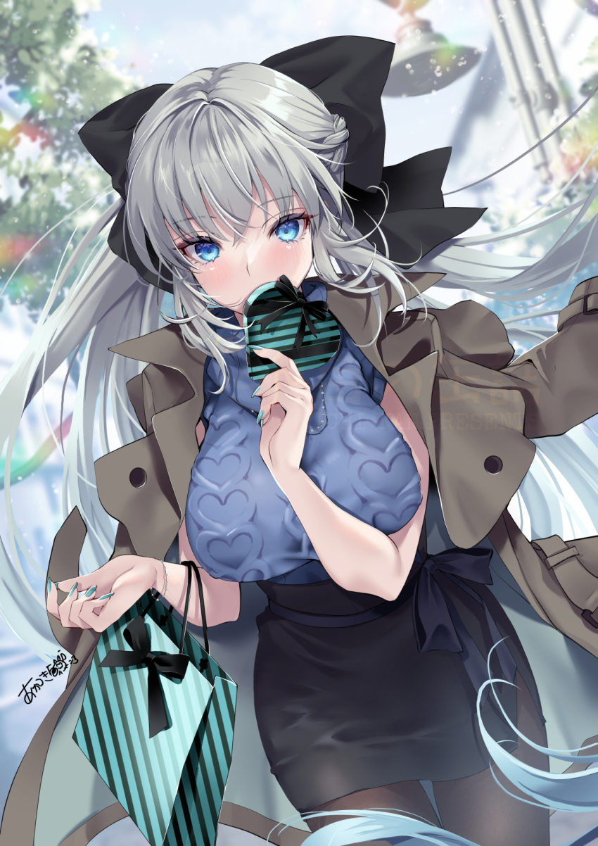 1girl akatsuki_hijiri black_bow blue_eyes blush bow box braid breasts fate/grand_order fate_(series) gift gift_box grey_hair hair_bow highres large_breasts long_hair looking_at_viewer morgan_le_fay_(fate) pantyhose ponytail sidelocks solo thighs very_long_hair