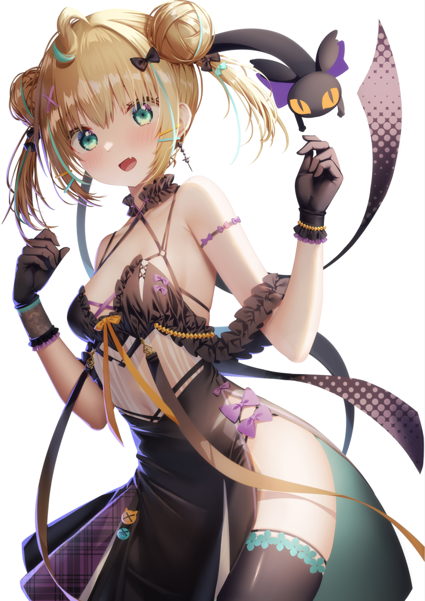 1girl alternate_costume black_bow black_gloves black_thighhighs blonde_hair bow bracelet breasts commentary_request double_bun earrings fang gloves green_eyes green_hair hair_bun hair_ornament highres jewelry looking_at_viewer lucie_(millie_parfait) millie_parfait multicolored_hair nijisanji nijisanji_en open_mouth orange_bow plaid side_slit simple_background skin_fang small_breasts streaked_hair thighhighs virtual_youtuber white_background x_hair_ornament zzz_(zzz00166403zzz)