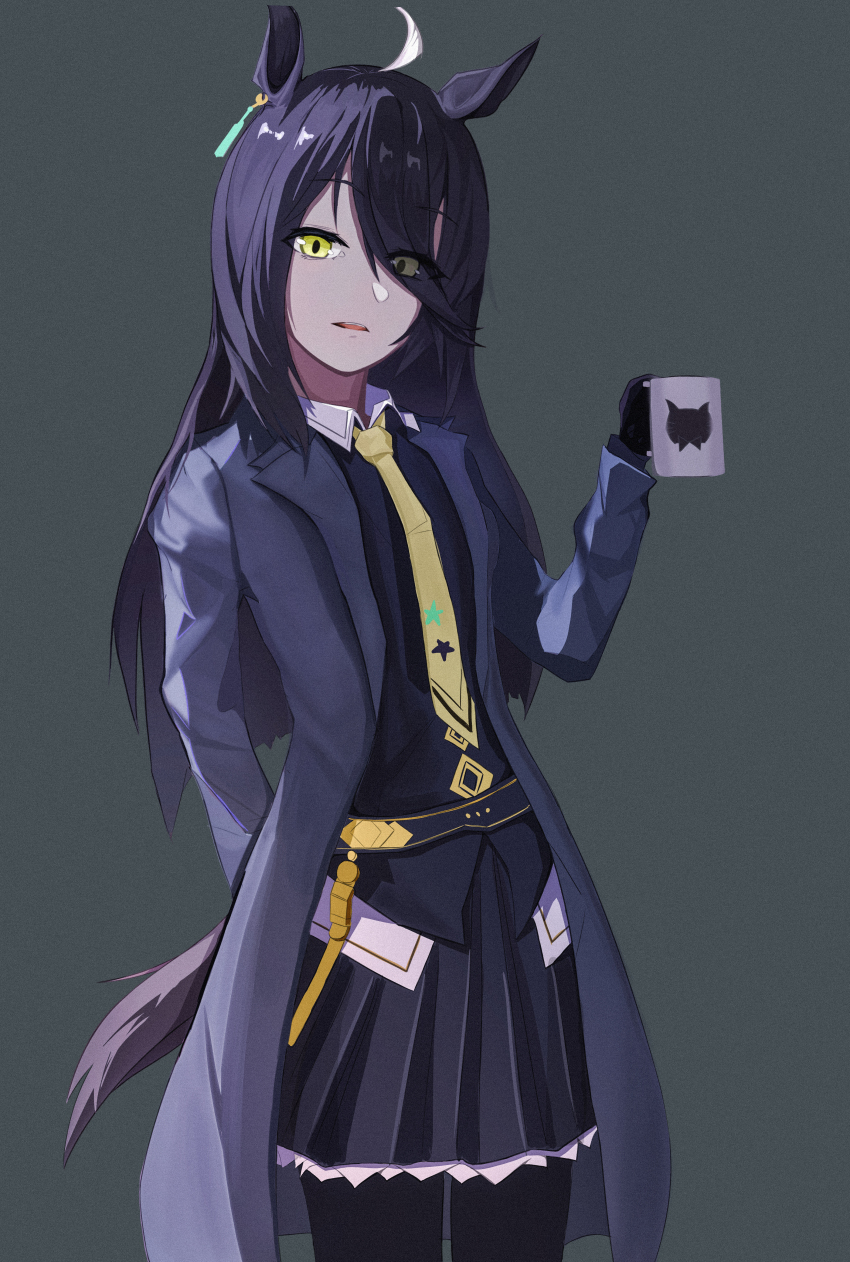 1girl absurdres ahoge animal_ears animal_print arm_behind_back belt black_belt black_coat black_gloves black_pantyhose black_shirt black_skirt cat_print coat collared_shirt cup ear_tag earrings eyes_visible_through_hair fwqh1208 gloves green_background hair_over_one_eye hand_up highres holding holding_cup horse_ears horse_girl horse_tail jewelry long_bangs long_hair looking_at_viewer manhattan_cafe_(umamusume) mug multicolored_hair necktie open_clothes open_coat pantyhose parted_lips pleated_skirt shirt simple_background single_earring skirt smile solo tail umamusume very_long_hair white_hair yellow_eyes yellow_necktie