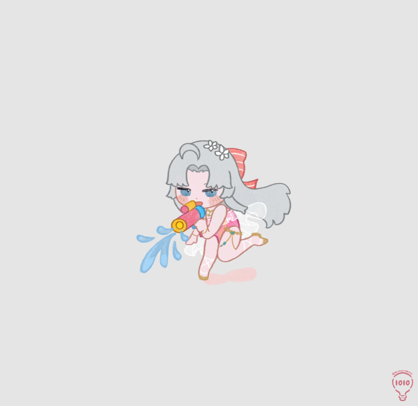1010_(wuthering1100) 1girl ahoge artist_name bare_legs blue_eyes bow carlotta_(splashing_summer)_(wuthering_waves) carlotta_(wuthering_waves) chibi chibi_only commentary_request grey_background grey_hair hair_bow highres holding holding_water_gun long_hair looking_at_viewer official_alternate_costume open_mouth parted_bangs pink_bow simple_background smile solo standing standing_on_one_leg striped_bow water_gun wuthering_waves