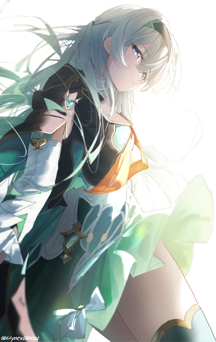 1girl absurdres black_hairband black_jacket breasts closed_mouth commentary cowboy_shot cryne firefly_(honkai:_star_rail) from_behind gradient_hair green_hair green_skirt grey_hair hairband highres honkai:_star_rail honkai_(series) jacket long_hair looking_at_viewer medium_breasts multicolored_hair neckerchief orange_neckerchief purple_eyes shirt skirt smile solo thighs twitter_username white_shirt