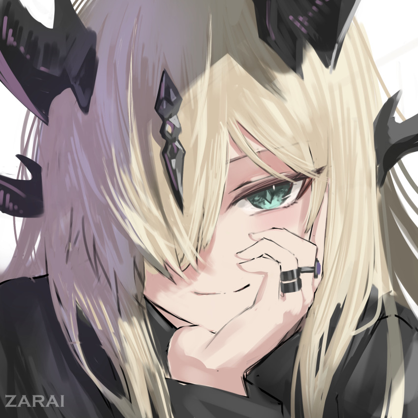 1girl aqua_eyes arknights black_horns blonde_hair close-up commentary dragon_horns english_commentary hair_over_one_eye highres horns jewelry looking_at_viewer multiple_horns multiple_rings necrass_(arknights) one_eye_covered ring smile solo upper_body zarai_zarfadi