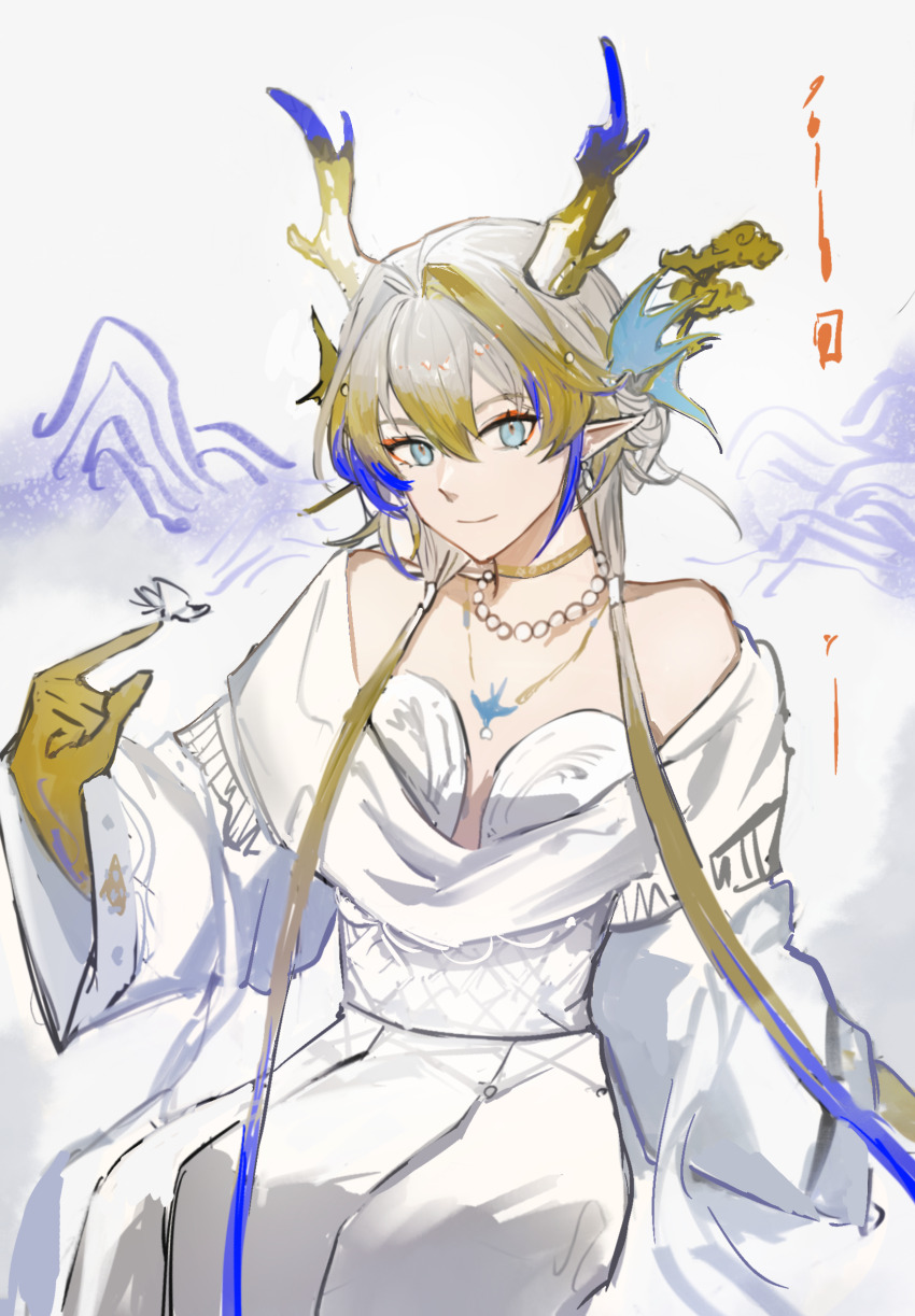 1girl ambience_synesthesia arknights bare_shoulders blonde_hair blue_eyes bug butterfly butterfly_on_hand chinese_commentary choker closed_mouth colored_extremities commentary_request cowboy_shot dragon_girl dragon_horns dress eyeliner grey_hair highres horns insect jewelry jierfeisi long_hair long_sleeves looking_at_viewer makeup multicolored_hair necklace off_shoulder official_alternate_costume orange_eyeliner pearl_necklace pointy_ears purple_hair sash shu_(arknights) shu_(bingwenyuyou)_(arknights) sitting smile solo white_butterfly white_dress white_sash yellow_choker