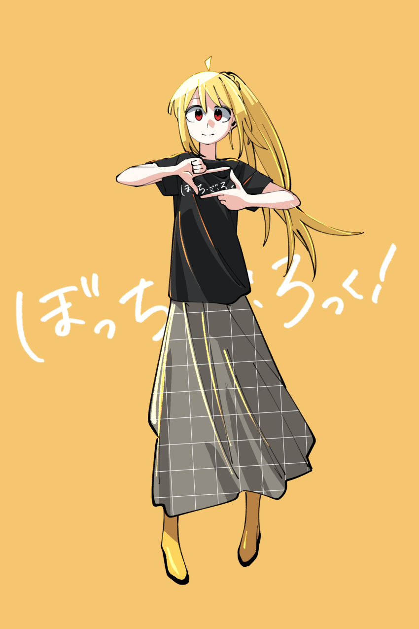 1girl absurdres black_shirt blonde_hair bocchi_the_rock! highres ijichi_nijika long_hair long_skirt looking_at_viewer neonfloyd red_eyes shirt side_ponytail simple_background skirt smile