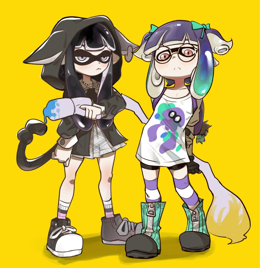 2girls alternate_species black_hair black_hoodie black_shoes colored_tips commentary english_commentary frown glasses green_hair highres hood hoodie inkbrush_(splatoon) inkling jitome long_hair multicolored_hair multiple_girls nintendo pointy_ears print_shirt purple_hair round_eyewear sakurane_shoka shin_subarashiki_kono_sekai shirt shoes simple_background spaghetto087 splatoon_(series) splatoon_3 standing striped_clothes striped_thighhighs subarashiki_kono_sekai tentacle_hair thighhighs two-tone_hair usui_nagi white_shirt yellow_background