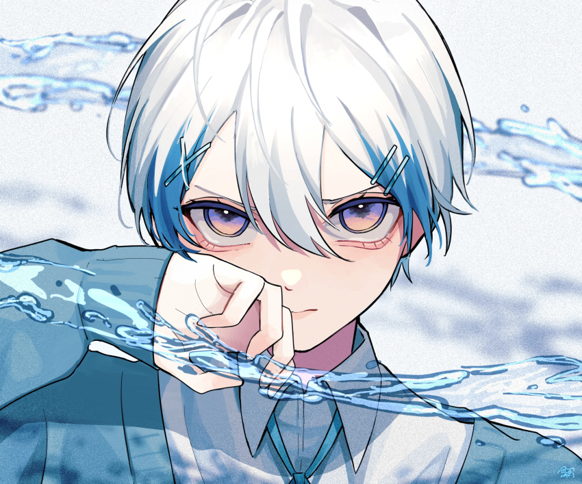 1boy aegyo_sal aqua_necktie blue_hair blurry blurry_background collared_shirt commentary_request hair_between_eyes hair_ornament hairclip highres looking_at_viewer male_focus multicolored_hair necktie original purple_eyes shirt short_hair signature streaked_hair two-tone_hair water white_hair white_shirt x_hair_ornament yoruse