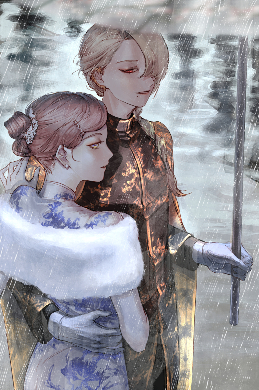 1boy 1girl arm_around_waist aroku_art bishounen blonde_hair blurry blurry_background commentary couple dress ear_ornament earrings eyelashes floral_print from_side fur_shawl gloves hair_bun hair_ornament hair_over_one_eye hairpin hand_on_another&#039;s_shoulder hetero highres holding holding_umbrella jack_jeanne jewelry looking_at_viewer mafia mole mole_under_mouth outdoors parted_lips pink_hair profile rain red_eyes shawl short_hair standing stud_earrings tachibana_kisa takashina_sarafumi umbrella white_gloves yellow_eyes