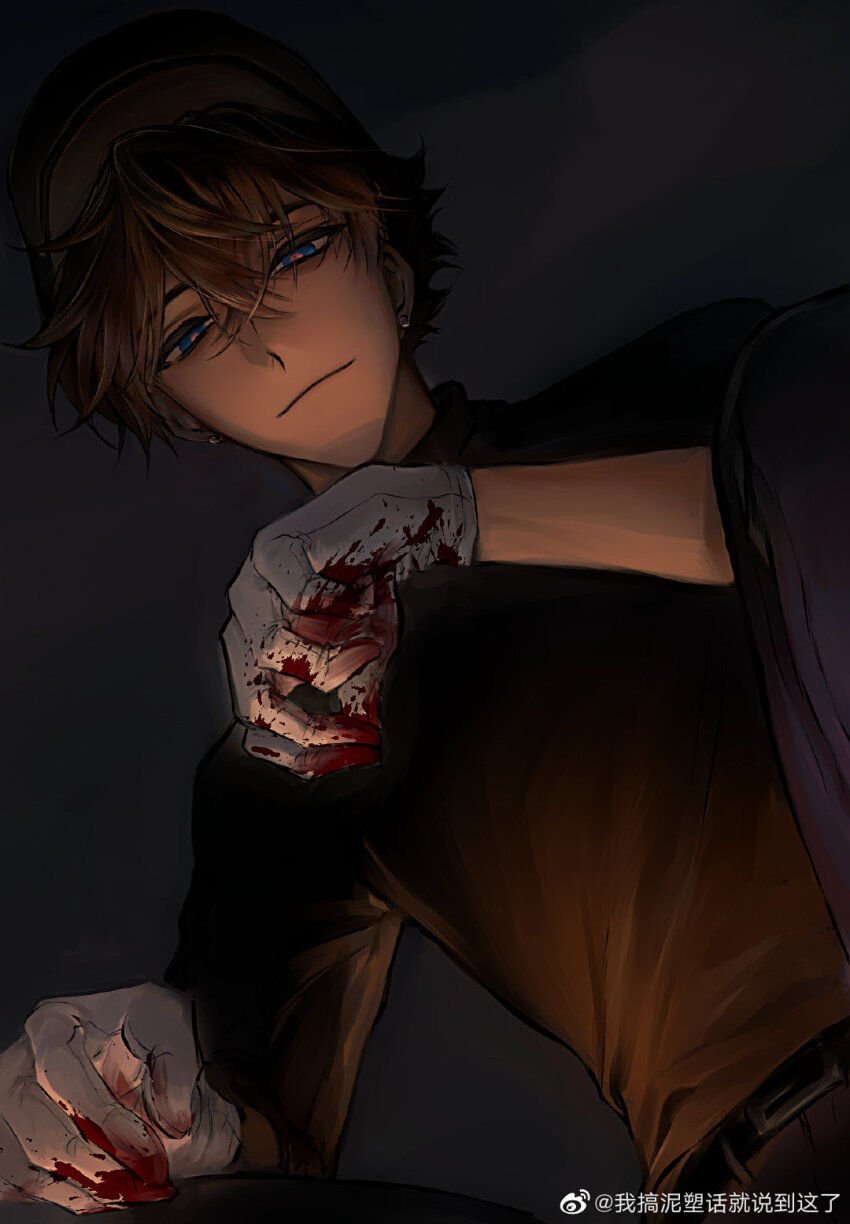 1boy belt black_background black_belt black_hair black_hat black_shirt blood blood_on_clothes blood_on_face blood_on_hands blue_eyes closed_mouth earrings from_below gloves grey_background hair_between_eyes haoriday hat highres holding jewelry kuroba_kaito long_sleeves looking_at_viewer looking_down magic_kaito male_focus pants shirt short_hair simple_background single_earring sitting smile solo turtleneck watermark weibo_watermark white_gloves