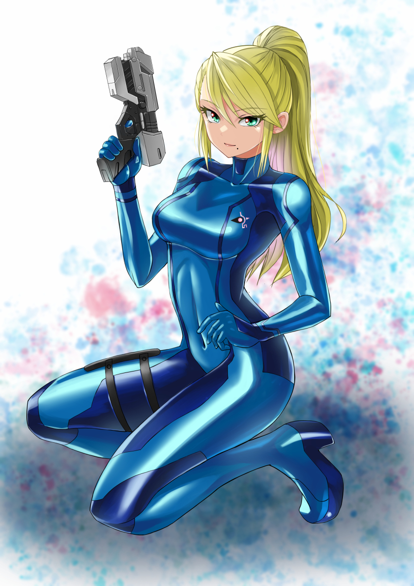 1girl absurdres blonde_hair blue_bodysuit blue_eyes bodysuit breasts gun handgun highres holding holding_gun holding_weapon impossible_bodysuit impossible_clothes juuta-rou metroid mole mole_under_mouth nintendo paralyzer ponytail samus_aran skin_tight solo weapon zero_suit