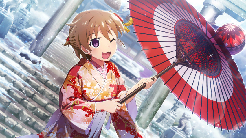 1girl :d akasaka_miyuki brown_hair cowboy_shot floral_print floral_print_kimono game_cg hair_ornament hair_up highres higurashi_no_naku_koro_ni higurashi_no_naku_koro_ni_mei holding holding_umbrella japanese_clothes kasamawashi kimono komainu lens_flare new_year non-web_source official_art oil-paper_umbrella open_mouth outdoors print_kimono purple_eyes red_ball red_umbrella short_hair shrine smile solo sparkle standing stone_lantern torii umbrella wide_sleeves winter