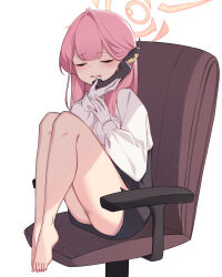 1girl absurdres armchair aru_(blue_archive) ass bare_legs barefoot blue_archive blunt_bangs chair closed_eyes collared_shirt commentary_request demon_girl demon_horns feet_on_chair gloves halo high-waist_skirt highres holding holding_phone horns knees_to_chest knees_up long_hair long_sleeves looking_at_viewer office_chair on_chair parted_lips pencil_skirt phone pink_hair school_uniform shirt side_slit sidelocks simple_background sitting skirt solo swivel_chair talking_on_phone tearing_up toes wavy_mouth white_background white_gloves white_shirt ziro_(zirorong) rating:Sensitive score:16 user:danbooru