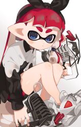  1girl black_hairband black_jacket blue_eyes bow_hairband collared_jacket commentary glooga_dualies_(splatoon) hairband highres inkling inkling_girl inkling_player_character jacket long_hair looking_at_viewer multicolored_jacket nintendo pointy_ears red_hair sabata_saba shoes simple_background solo splatoon_(series) splatoon_2 tentacle_hair thick_eyebrows two-tone_jacket white_background white_jacket white_shoes 