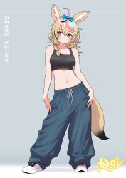 1girl ahoge animal_ears blonde_hair blue_bow blue_pants bow breasts character_name collarbone commentary_request crop_top fox_ears fox_girl fox_tail full_body grey_background hair_bow highres hololive kamidan medium_breasts midriff multicolored_hair navel omaru_polka pants pink_hair purple_eyes shoes solo standing tail virtual_youtuber white_shoes 