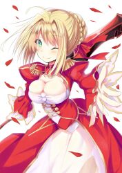 1girl blonde_hair breasts fate/extra fate/grand_order fate_(series) highres hizaka large_breasts nero_claudius_(fate) nero_claudius_(fate/extra) one_eye_closed sword tagme weapon wink