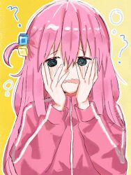  black_eyes blush_stickers bocchi_the_rock! chromasen cube_hair_ornament embarrassed gotoh_hitori hair_between_eyes hair_ornament hand_on_own_face highres jacket long_hair looking_to_the_side open_mouth outline pink_hair pink_jacket standing upper_body white_outline yellow_background 
