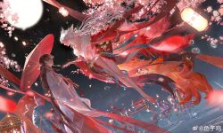  1girl absurdres animal_ears black_hair cherry_blossoms dutch_angle full_moon highres holding holding_umbrella japanese_clothes lantern long_hair long_sleeves looking_at_another moon night night_sky oil-paper_umbrella onmyoji paper_lantern petals sky umbrella white_hair wide_sleeves yangming_li_wan_dianfen_chang 
