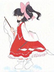 1girl adversarial_noise black_hair bobby_socks bow collared_shirt frilled_skirt frills from_side full_body gohei hair_bow hakurei_reimu highres holding holding_gohei long_sleeves papipu_pipi pink_bow ponytail red_skirt red_vest seihou shirt short_hair skirt socks solo touhou vest white_shirt white_socks wide_sleeves