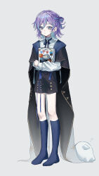  1boy aged_down black_cape black_shorts blue_bow blue_bowtie blue_hair blue_socks book bow bowtie cape colored_inner_hair commentary_request crossed_arms green_eyes highres holding holding_book hoshirube_sho hoshirube_sho_(2nd_costume) looking_at_viewer male_focus multicolored_hair nagikiho nijisanji no_shoes otomo_(hoshirube_sho) ponytail purple_hair shirt short_ponytail shorts simple_background socks solo streaked_hair virtual_youtuber white_background white_shirt 