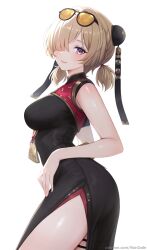  1girl black_dress blonde_hair breasts closed_mouth commentary cowboy_shot dress english_commentary eyewear_on_head from_side hair_over_one_eye headgear highres looking_at_viewer looking_to_the_side medium_breasts narijade patreon_username purple_eyes short_hair side_slit simple_background sleeveless sleeveless_dress smile solo sunglasses sweety_(zenless_zone_zero) thighs tinted_eyewear watermark web_address white_background yellow-tinted_eyewear zenless_zone_zero 