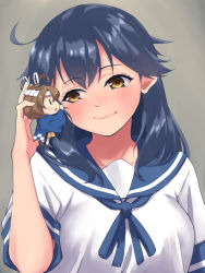  2girls ahoge black_hair blue_neckerchief blue_sailor_collar brown_hair chibi commentary_request damage_control_crew_(kancolle) fairy_(kancolle) grey_background hachimaki hanten_(clothes) headband highres kantai_collection long_hair mini_person minigirl multiple_girls neckerchief on_shoulder sailor_collar school_uniform serafuku shingyou_(alexander-13) short_hair short_sleeves simple_background upper_body ushio_(kancolle) 