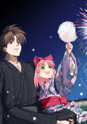 1boy 1girl :d aerial_fireworks arm_up black_kimono bow brown_eyes brown_hair cotton_candy fireworks floral_print floral_print_kimono food green_eyes hetero highres holding holding_cotton_candy holding_food japanese_clothes kimono kusu_(moo1225) laura_newfield night open_mouth outdoors pink_hair print_kimono red_bow sandals sitting smile yuukyuu_gensoukyoku 