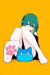  1girl absurdres artist_name ayn_(rnna) black_sweater blue_hair bright_pupils colored_inner_hair feet foot_focus full_body green_eyes green_hair highres multicolored_hair off-shoulder_sweater off_shoulder original pantyhose pawpads rnna short_hair simple_background sitting slime_(creature) solo sweater white_pantyhose yellow_background 