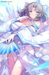  1girl bare_shoulders blue_eyes bow breasts cleavage collarbone crossed_arms detached_collar folding_fan grey_hair hair_bow hand_fan highres hong_(white_spider) japanese_clothes kimono large_breasts looking_at_viewer off_shoulder parted_bangs senran_kagura short_hair solo thighs white_bow white_kimono yumi_(senran_kagura)  rating:Sensitive score:21 user:danbooru