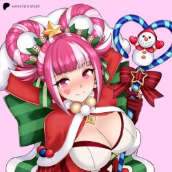  1girl absurdres artist_name blunt_bangs bow breast_press breasts candy candy_cane cape christmas closed_mouth decorating_christmas_tree eyebrows_hidden_by_hair food green_bow hair_bow hair_rings hayato_stuff highres large_breasts long_hair looking_at_viewer original pink_background pink_eyes pink_hair red_bow red_cape smile snowman solo standing twintails 