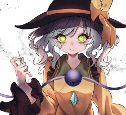  1girl closed_mouth collared_shirt green_eyes green_hair hat highres holding holding_needle koishi_day komeiji_koishi long_sleeves looking_at_viewer medium_hair needle neon_(co2co8) puffy_sleeves shirt smile solo string string_of_fate third_eye touhou upper_body white_background yellow_shirt 