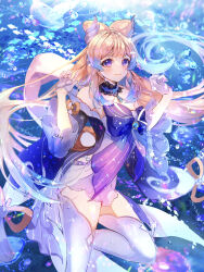  1girl absurdres blue_bow blush bow bow-shaped_hair breasts closed_mouth fish genshin_impact gloves gradient_hair highres horns hydro_symbol_(genshin_impact) japanese_clothes jellyfish long_hair long_sleeves medium_breasts mira_hidume multicolored_hair nontraditional_miko ocean pink_hair purple_eyes sangonomiya_kokomi smile thighhighs twintails underwater very_long_hair vision_(genshin_impact) water white_gloves white_thighhighs wide_sleeves 