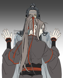  2boys ahoge black_hair black_hanfu brown_hair chinese_clothes from_behind glowing glowing_eye gradient_background grey_eyes hair_ribbon hands_up hanfu headband height_difference high_ponytail highres lan_wangji long_hair long_sleeves looking_at_viewer looking_back male_focus modao_zushi multiple_boys ponytail profile red_ribbon ribbon robe shaded_face sidelocks smile topknot twitter_username upper_body watermark wei_wuxian white_hanfu white_headband wide_sleeves yaoi yellow_eyes ykmr_(haga) 