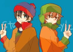  2boys animification beanie black_hair blue_background blue_eyes character_name commentary_request gloves grin hat jacket kyle_broflovski long_sleeves looking_at_viewer male_focus multiple_boys orange_hair partially_unbuttoned pom_pom_(clothes) pom_pom_beanie popped_collar red_eyes ryu04869 smile south_park stan_marsh upper_body ushanka v 