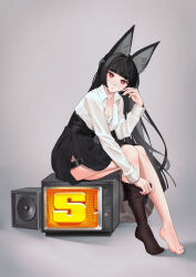  1girl absurdres animal_ear_fluff animal_ears barefoot black_hair black_pantyhose black_skirt breasts chest_sarashi clothes_pull commentary crt feet fox_ears fox_girl grey_background highres hoshimi_miyabi long_hair meisaki pantyhose pantyhose_pull red_eyes sarashi shirt single_bare_foot single_bare_leg single_leg_pantyhose sitting sitting_on_object skirt solo toes white_shirt zenless_zone_zero 