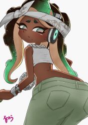 1girl aiura_chan ass bandana bracelet brown_hair cropped_shirt dark-skinned_female dark_skin from_behind green_eyes green_hair green_pants jewelry leaning_forward long_hair looking_back marina_(dj_hyperfresh)_(splatoon) marina_(splatoon) necklace nintendo octoling pants pink_pupils ribbed_shirt shirt solo splatoon_(series) splatoon_2 tentacle_hair turtleneck turtleneck_shirt watch white_shirt wristwatch 