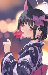 1girl alternate_costume animal_ears back_bow black_choker black_hair black_kimono blue_archive blunt_bangs blunt_ends blurry blurry_background blush bow candy_apple cat_ears cat_girl cherry_blossom_print choker colored_inner_hair commentary extra_ears eyelashes floral_print floral_print_kimono food from_side hair_behind_ear hair_bow hair_ornament halo hand_up hands_on_own_hips heart heart_hair_ornament highres holding_candy_apple huge_bow japanese_clothes kanzashi kazusa_(blue_archive) kimono licking long_sleeves looking_at_viewer multicolored_hair pink_bow pink_hair pink_halo print_kimono red_eyes short_hair smile solo straight_hair striped_clothes striped_kimono tongue tongue_out two-tone_hair upper_body wide_sleeves yoshiharu_auf yukata 