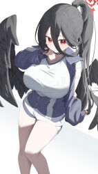  1girl absurdres bare_legs black_choker black_hair black_wings blue_archive breasts choker commentary feathered_wings feet_out_of_frame hair_between_eyes halo hasumi_(blue_archive) hasumi_(track)_(blue_archive) highres jacket k_cyp large_breasts long_hair long_hair_between_eyes looking_at_viewer no_mole official_alternate_costume partially_unzipped ponytail red_eyes short_shorts shorts simple_background solo sweat track_jacket very_long_hair white_background wings 